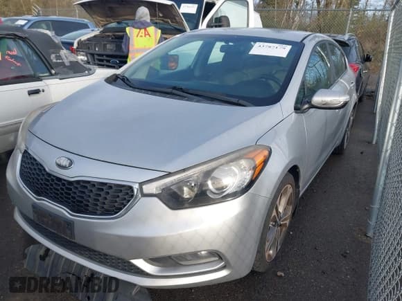 ✅ 2014 Kia Forte EX • VIN: KNAFX4A80E5074625 • Lot: 43787179. Wystawiony na IAAI z przebiegiem 153 005 mil. Bezpłatny archiwum sprzedaży aukcyjnych z USA i szczegółowy raport historii pojazdu na DreamBid. Zdjęcie 2.