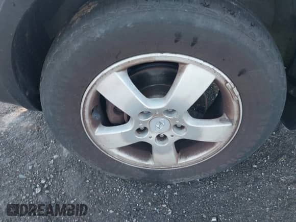 2007 Hyundai Tucson GLS with VIN KM8JM12B07U607964, listed as a IAAI auction lot 43503108 with 131,182 mi miles and . Bid and sale history available at DreamBid. Image 12.