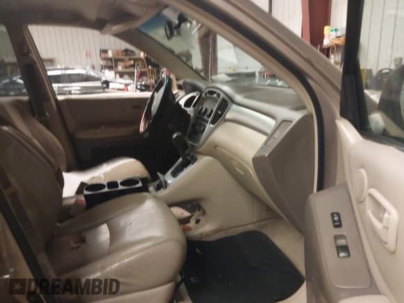 ✅ 2004 Toyota Highlander Limited • VIN: JTEDP21A540034629 • Lot: 43829687. Listed on IAAI with 137,842 mi. Free auction sales archive from the USA and detailed vehicle history report at DreamBid. Image 5.