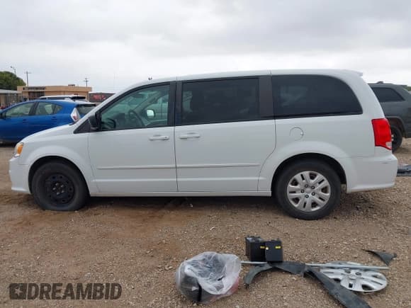 ✅ 2017 Dodge Grand Caravan SE • VIN: 2C4RDGBG6HR830725 • Lot: 43538226. Wystawiony na IAAI z przebiegiem 195 318 mil. Bezpłatny archiwum sprzedaży aukcyjnych z USA i szczegółowy raport historii pojazdu na DreamBid. Zdjęcie 14.