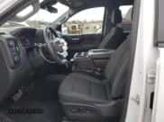 ✅ 2022 Chevrolet Silverado 1500 Custom • VIN: 3GCPDBEK0NG661734 • Lot: 92469555. Wystawiony na Copart z przebiegiem 32 093 mil. Bezpłatny archiwum sprzedaży aukcyjnych z USA i szczegółowy raport historii pojazdu na DreamBid. Zdjęcie 7.