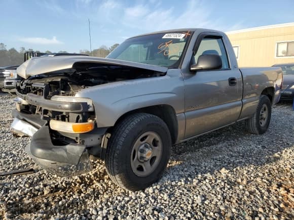 ✅ 2001 Chevrolet Silverado 1500 • VIN: 1GCEC14W11Z128083 • Лот: 79740564. Опубликован ранее на Copart с пробегом 336 376 миль. Бесплатный доступ к архиву аукционных продаж из США и подробный отчёт об истории автомобиля на DreamBid. Изображение 1.
