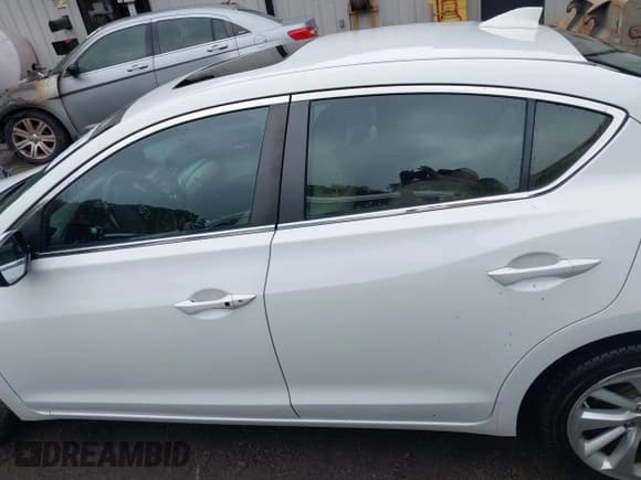 ✅ 2017 Acura ILX • VIN: 19UDE2F34HA011977 • Lot: 43605750. Wystawiony na IAAI z przebiegiem 87 846 mil. Bezpłatny archiwum sprzedaży aukcyjnych z USA i szczegółowy raport historii pojazdu na DreamBid. Zdjęcie 15.