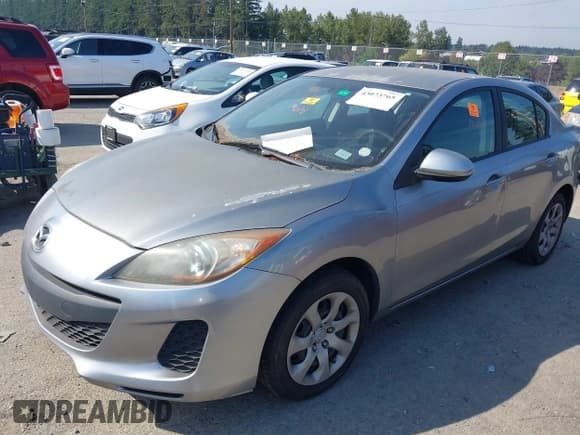 ✅ 2013 Mazda 3 i Sport • VIN: JM1BL1U70D1833584 • Lot: 43073765. Wystawiony na IAAI z przebiegiem 146 899 mil. Bezpłatny archiwum sprzedaży aukcyjnych z USA i szczegółowy raport historii pojazdu na DreamBid. Zdjęcie 2.