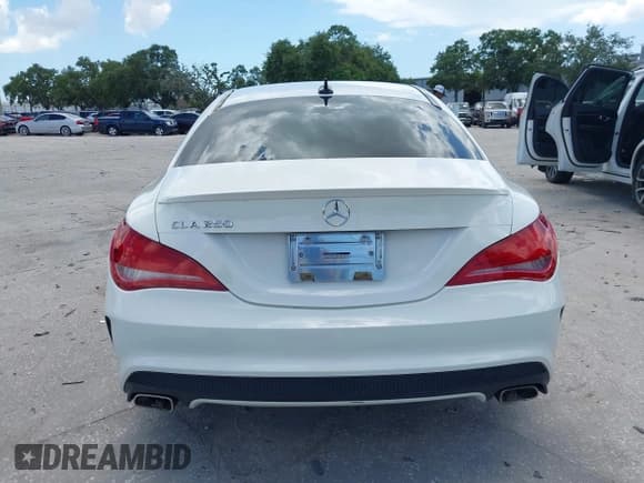 ✅ 2014 Mercedes-Benz CLA 250 • VIN: WDDSJ4EBXEN062917 • Lot: 42503538. Listed on IAAI with 148,789 mi. Free auction sales archive from the USA and detailed vehicle history report at DreamBid. Image 16.