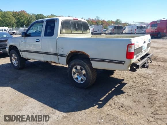 ✅ 1996 Toyota T100 DX • VIN: JT4UN22D0T0032191 • Lot: 43416687. Wystawiony na IAAI z przebiegiem 177 229 mil. Bezpłatny archiwum sprzedaży aukcyjnych z USA i szczegółowy raport historii pojazdu na DreamBid. Zdjęcie 3.