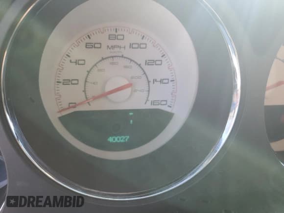 ✅ 2013 Dodge Challenger R/T • VIN: 2C3CDYBT0DH685744 • Lot: 43757585. Wystawiony na Copart z przebiegiem 40 027 mil. Bezpłatny archiwum sprzedaży aukcyjnych z USA i szczegółowy raport historii pojazdu na DreamBid. Zdjęcie 9.