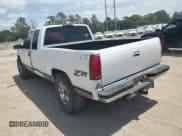 ✅ 1998 GMC Sierra 1500 • VIN: 2GTEK19R9W1550110 • Лот: 57166575. Опубликован ранее на Copart с пробегом 231 521 миль. Бесплатный доступ к архиву аукционных продаж из США и подробный отчёт об истории автомобиля на DreamBid. Изображение 2.