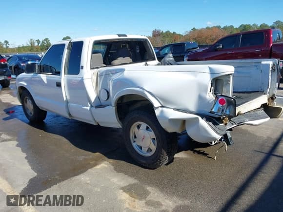 ✅ 2003 GMC Sonoma SLS • VIN: 1GTCS19X638161424 • Lot: 43651697. Wystawiony na IAAI z przebiegiem 216 862 mil. Bezpłatny archiwum sprzedaży aukcyjnych z USA i szczegółowy raport historii pojazdu na DreamBid. Zdjęcie 3.
