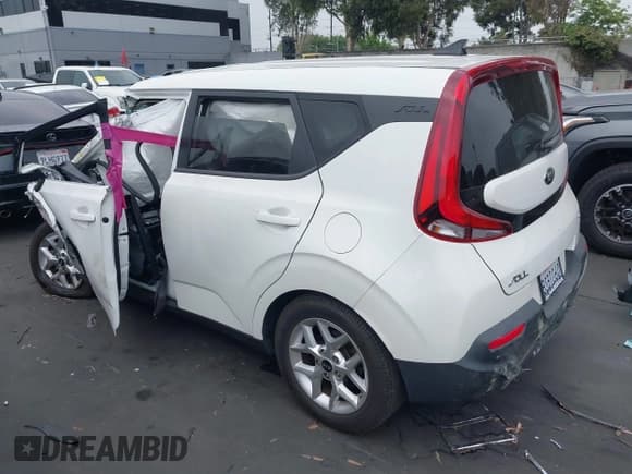 ✅ 2020 Kia Soul S • VIN: KNDJ23AU3L7715416 • Лот: 42648166. Опубликован ранее на IAAI с пробегом Не указан. Бесплатный доступ к архиву аукционных продаж из США и подробный отчёт об истории автомобиля на DreamBid. Изображение 3.