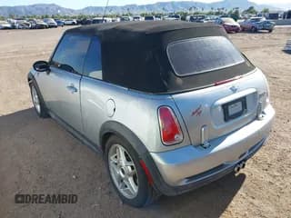 ✅ 2006 MINI Convertible S • VIN: WMWRH33586TF87919 • Lot: 43622504. Wystawiony na IAAI z przebiegiem Nie podano. Bezpłatny archiwum sprzedaży aukcyjnych z USA i szczegółowy raport historii pojazdu na DreamBid. Zdjęcie 3.