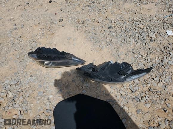 ✅ 2017 Hyundai Elantra SE • VIN: 5NPD84LF2HH077632 • Lot: 85146215. Listed on Copart with 168,870 mi. Free auction sales archive from the USA and detailed vehicle history report at DreamBid. Image 12.