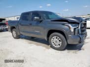 ✅ 2025 Toyota Tundra SR • VIN: 5TFLA5AB6SX046501 • Lot: 68486025. Listed on Copart with 4,061 mi. Free auction sales archive from the USA and detailed vehicle history report at DreamBid. Image 4.