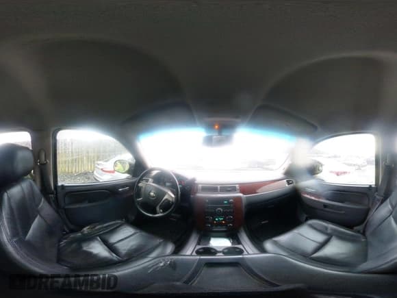 ✅ 2013 Chevrolet Suburban LT • VIN: 1GNSKJE75DR253466 • Лот: 43835635. Опубликован ранее на IAAI с пробегом 339 418 миль. Бесплатный доступ к архиву аукционных продаж из США и подробный отчёт об истории автомобиля на DreamBid. Изображение 18.