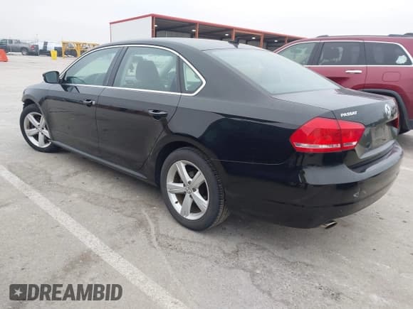 ✅ 2013 Volkswagen Passat SE • VIN: 1VWBP7A36DC073252 • Lot: 43928171. Wystawiony na IAAI z przebiegiem 113 584 mil. Bezpłatny archiwum sprzedaży aukcyjnych z USA i szczegółowy raport historii pojazdu na DreamBid. Zdjęcie 3.