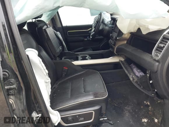 ✅ 2022 Ram 1500 Laramie • VIN: 1C6SRFJT4NN207664 • Lot: 42990805. Wystawiony na IAAI z przebiegiem 61 032 mil. Bezpłatny archiwum sprzedaży aukcyjnych z USA i szczegółowy raport historii pojazdu na DreamBid. Zdjęcie 5.