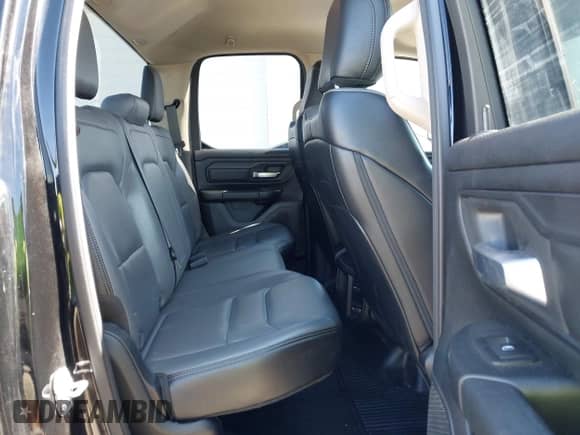 2019 Ram 1500 Tradesman z VIN 1C6SRFCT6KN601725, wystawiony jako IAAI lot #42523092 z przebiegiem 157 264 mil mil oraz . Historia ofert i sprzedaży dostępna na DreamBid. Obrazek 8.