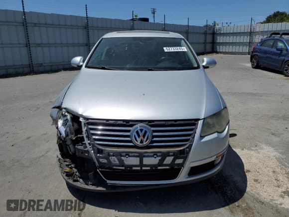 ✅ 2006 Volkswagen Passat 3.6L V6 • VIN: WVWEU73C76P095410 • Lot: 62733245. Listed on Copart with 173,573 mi. Free auction sales archive from the USA and detailed vehicle history report at DreamBid. Image 5.