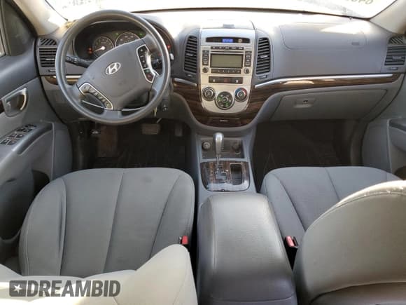 ✅ 2010 Hyundai Santa Fe GLS • VIN: 5NMSGDAB0AH350788 • Lot: 84005164. Listed on Copart with 118,723 mi. Free auction sales archive from the USA and detailed vehicle history report at DreamBid. Image 8.