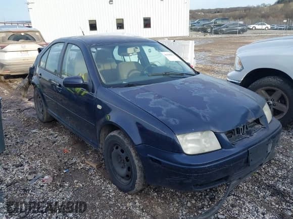 ✅ 2000 Volkswagen Jetta GLS • VIN: 3VWSC29M2YM113469 • Lot: 41598371. Listed on IAAI with 322,652 mi. Free auction sales archive from the USA and detailed vehicle history report at DreamBid. Image 1.