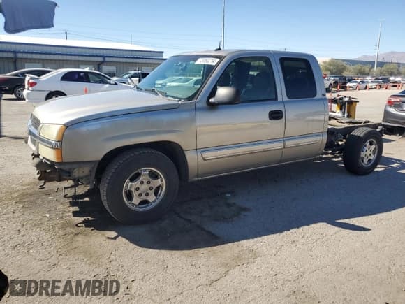✅ 2003 Chevrolet Silverado 1500 LS • VIN: 2GCEC19TX31300959 • Лот: 73060214. Опубликован ранее на Copart с пробегом 211 023 миль. Бесплатный доступ к архиву аукционных продаж из США и подробный отчёт об истории автомобиля на DreamBid. Изображение 1.