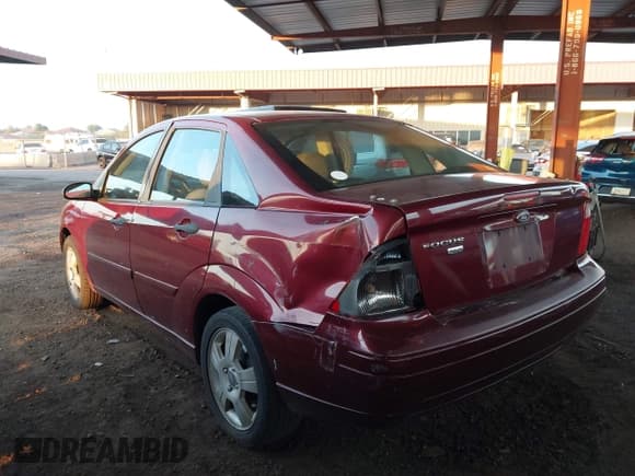 ✅ 2007 Ford Focus S • VIN: 1FAHP34N97W361603 • Lot: 43815869. Listed on IAAI with 178,945 mi. Free auction sales archive from the USA and detailed vehicle history report at DreamBid. Image 3.