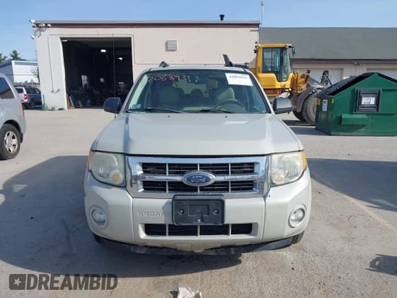 ✅ 2008 Ford Escape XLT • VIN: 1FMCU931X8KA56727 • Lot: 42063932. Wystawiony na IAAI z przebiegiem 220 461 mil. Bezpłatny archiwum sprzedaży aukcyjnych z USA i szczegółowy raport historii pojazdu na DreamBid. Zdjęcie 12.