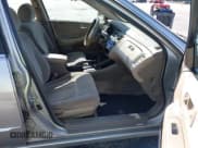 ✅ 1998 Honda Accord LX • VIN: 1HGCG5645WA212204 • Лот: 43726920. Опубликован ранее на IAAI с пробегом Не указан. Бесплатный доступ к архиву аукционных продаж из США и подробный отчёт об истории автомобиля на DreamBid. Изображение 5.