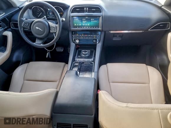 ✅ 2019 Jaguar F-Pace 25t Premium • VIN: SADCJ2FX9KA365823 • Lot: 95404975. Wystawiony na Copart z przebiegiem 119 062 mil. Bezpłatny archiwum sprzedaży aukcyjnych z USA i szczegółowy raport historii pojazdu na DreamBid. Zdjęcie 8.