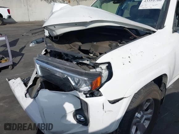 ✅ 2022 Toyota 4Runner SR5 • VIN: JTEEU5JR1N5264922 • Lot: 43354766. Listed on IAAI with 80,205 mi. Free auction sales archive from the USA and detailed vehicle history report at DreamBid. Image 12.