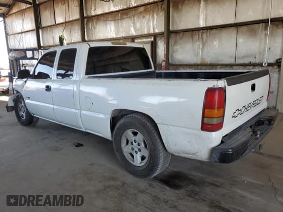 ✅ 2000 Chevrolet Silverado 1500 • VIN: 2GCEC19W0Y1310868 • Лот: 52819815. Опубликован ранее на Copart с пробегом 348 088 миль. Бесплатный доступ к архиву аукционных продаж из США и подробный отчёт об истории автомобиля на DreamBid. Изображение 2.
