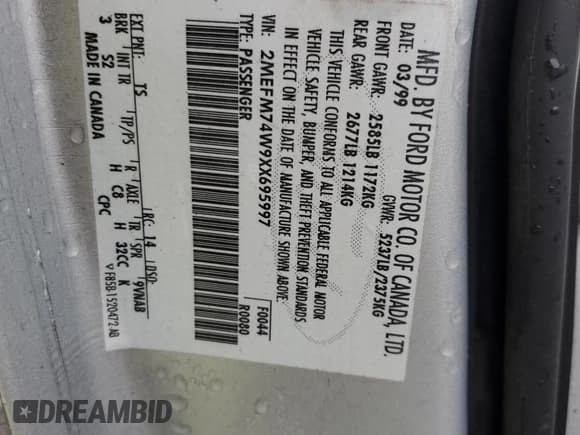 ✅ 1999 Mercury Grand Marquis GS • VIN: 2MEFM74W9XX695997 • Lot: 82167115. Wystawiony na Copart z przebiegiem 154 924 mil. Bezpłatny archiwum sprzedaży aukcyjnych z USA i szczegółowy raport historii pojazdu na DreamBid. Zdjęcie 12.