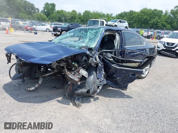 ✅ 2015 Volkswagen Passat SEL Premium • VIN: 1VWCV7A36FC081459 • Лот: 42673914. Опубликован ранее на IAAI с пробегом Не указан. Бесплатный доступ к архиву аукционных продаж из США и подробный отчёт об истории автомобиля на DreamBid. Изображение 17.