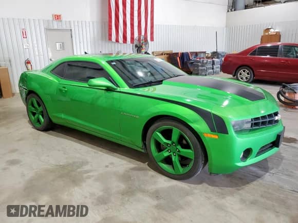 2011 Chevrolet Camaro 2LT z VIN 2G1FC1ED2B9170669, wystawiony jako Copart lot #90103385 z przebiegiem 179 806 mil mil oraz Szkoda całkowita • Salvage title. Historia ofert i sprzedaży dostępna na DreamBid. Obrazek 4.