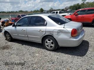 ✅ 2001 Hyundai Sonata GLS • VIN: KMHWF35VX1A434335 • Lot: 61751055. Wystawiony na Copart z przebiegiem 101 858 mil. Bezpłatny archiwum sprzedaży aukcyjnych z USA i szczegółowy raport historii pojazdu na DreamBid. Zdjęcie 2.