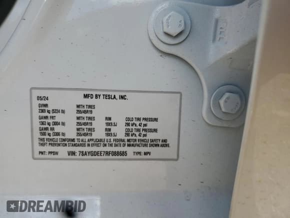 ✅ 2024 Tesla Model Y Long Range • VIN: 7SAYGDEE7RF088685 • Лот: 85380585. Опубликован ранее на Copart с пробегом 17 980 миль. Бесплатный доступ к архиву аукционных продаж из США и подробный отчёт об истории автомобиля на DreamBid. Изображение 12.