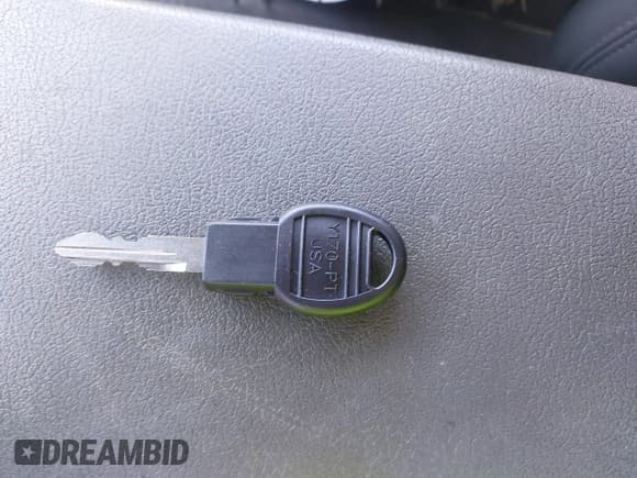 ✅ 2014 Dodge Challenger Rallye Redline • VIN: 2C3CDYAG9EH262165 • Lot: 41306790. Wystawiony na IAAI z przebiegiem 199 136 mil. Bezpłatny archiwum sprzedaży aukcyjnych z USA i szczegółowy raport historii pojazdu na DreamBid. Zdjęcie 11.