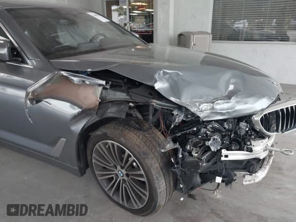 ✅ 2019 BMW 5 Series 540i • VIN: WBAJE5C59KWW06369 • Lot: 42405053. Listed on IAAI with 84,900 mi. Free auction sales archive from the USA and detailed vehicle history report at DreamBid. Image 6.