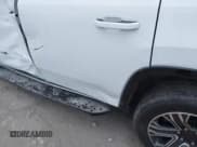 ✅ 2024 Jeep Wagoneer Series II • VIN: 1C4SJUBP2RS169557 • Lot: 43870390. Wystawiony na IAAI z przebiegiem 48 480 mil. Bezpłatny archiwum sprzedaży aukcyjnych z USA i szczegółowy raport historii pojazdu na DreamBid. Zdjęcie 17.