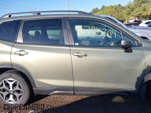 ✅ 2021 Subaru Forester Premium • VIN: JF2SKAFC8MH590290 • Lot: 43392304. Wystawiony na IAAI z przebiegiem 46 925 mil. Bezpłatny archiwum sprzedaży aukcyjnych z USA i szczegółowy raport historii pojazdu na DreamBid. Zdjęcie 13.