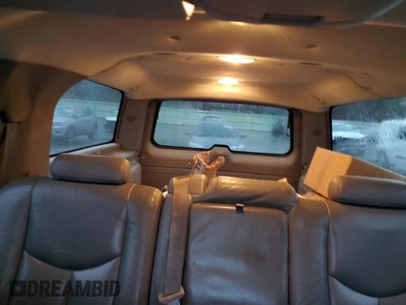 ✅ 2004 Chevrolet Suburban LT • VIN: 1GNFK16T04J199554 • Лот: 85097104. Опубликован ранее на Copart с пробегом 459 526 миль. Бесплатный доступ к архиву аукционных продаж из США и подробный отчёт об истории автомобиля на DreamBid. Изображение 10.