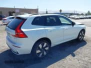 ✅ 2025 Volvo XC60 Plus • VIN: YV4H60RC9S1049609 • Lot: 42555298. Listed on IAAI with 7,579 mi. Free auction sales archive from the USA and detailed vehicle history report at DreamBid. Image 4.