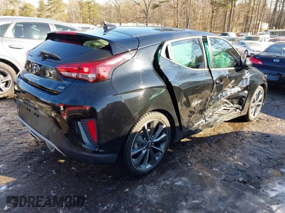 2019 Hyundai Veloster Premium z VIN KMHTG6AF7KU010854, wystawiony jako IAAI lot #41386268 z przebiegiem 87 133 mil mil oraz . Historia ofert i sprzedaży dostępna na DreamBid. Obrazek 4.