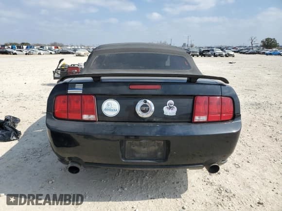✅ 2007 Ford Mustang GT Deluxe • VIN: 1ZVHT85H975320984 • Лот: 44561485. Опубликован ранее на Copart с пробегом 176 981 миль. Бесплатный доступ к архиву аукционных продаж из США и подробный отчёт об истории автомобиля на DreamBid. Изображение 6.
