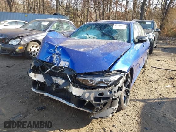 ✅ 2024 BMW 3 Series M340i xDrive • VIN: 3MW49FF00R8D93774 • Lot: 41330455. Listed on IAAI with 4,438 mi. Free auction sales archive from the USA and detailed vehicle history report at DreamBid. Image 11.