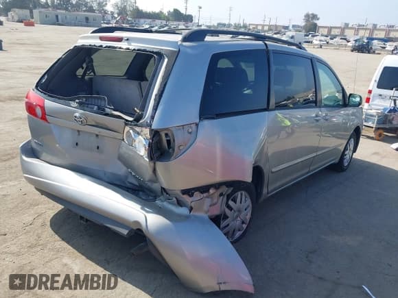 ✅ 2008 Toyota Sienna CE • VIN: 5TDZK23C38S224889 • Lot: 42652031. Listed on IAAI with 189,435 mi. Free auction sales archive from the USA and detailed vehicle history report at DreamBid. Image 4.