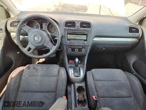 ✅ 2011 Volkswagen Golf • VIN: WVWDA7AJ6BW231502 • Lot: 67029485. Wystawiony na Copart z przebiegiem 180 772 mil. Bezpłatny archiwum sprzedaży aukcyjnych z USA i szczegółowy raport historii pojazdu na DreamBid. Zdjęcie 8.