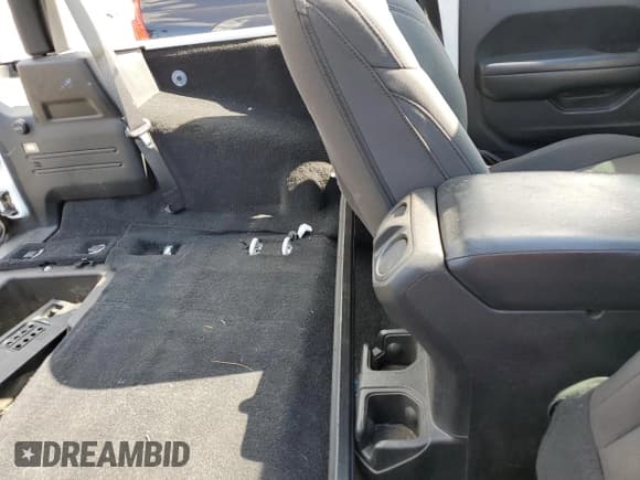 ✅ 2018 Jeep Wrangler Sport • VIN: 1C4GJXAG0JW152732 • Lot: 81301625. Wystawiony na Copart z przebiegiem 72 730 mil. Bezpłatny archiwum sprzedaży aukcyjnych z USA i szczegółowy raport historii pojazdu na DreamBid. Zdjęcie 11.