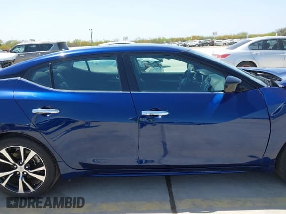 ✅ 2017 Nissan Maxima S • VIN: 1N4AA6AP7HC455539 • Lot: 41826671. Listed on IAAI with 30,890 mi. Free auction sales archive from the USA and detailed vehicle history report at DreamBid. Image 13.