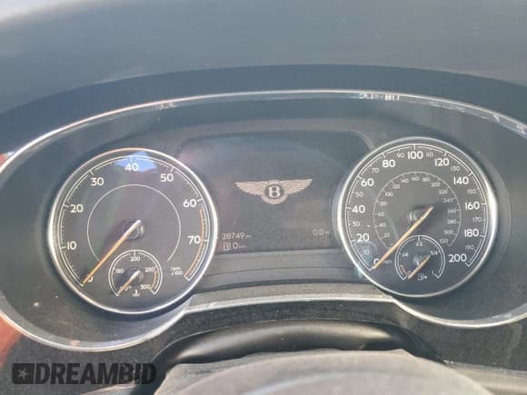 ✅ 2018 Bentley Bentayga Signature • VIN: SJAAC2ZV9JC018049 • Lot: 74990894. Listed on Copart with 28,749 mi. Free auction sales archive from the USA and detailed vehicle history report at DreamBid. Image 9.